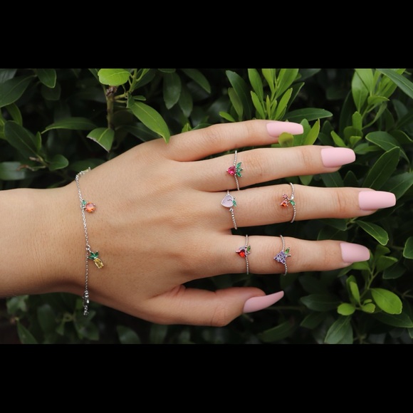 GIRLS CREW RING, EARRING, & BRACELET SET - Picture 4 of 12